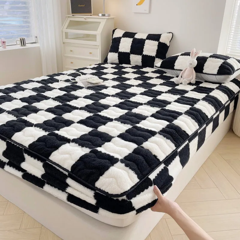 Arctic Velvet Bedsheet Checkerboard Pattern Soy Antibacterial Sliding Bedsheet