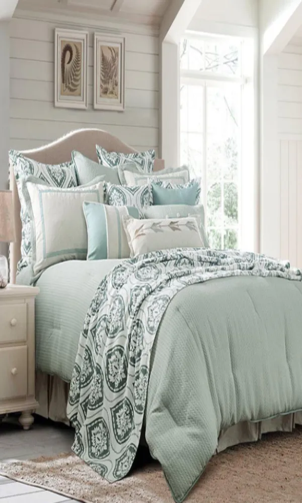 HiEnd Accents - Bellmont Comforter Set