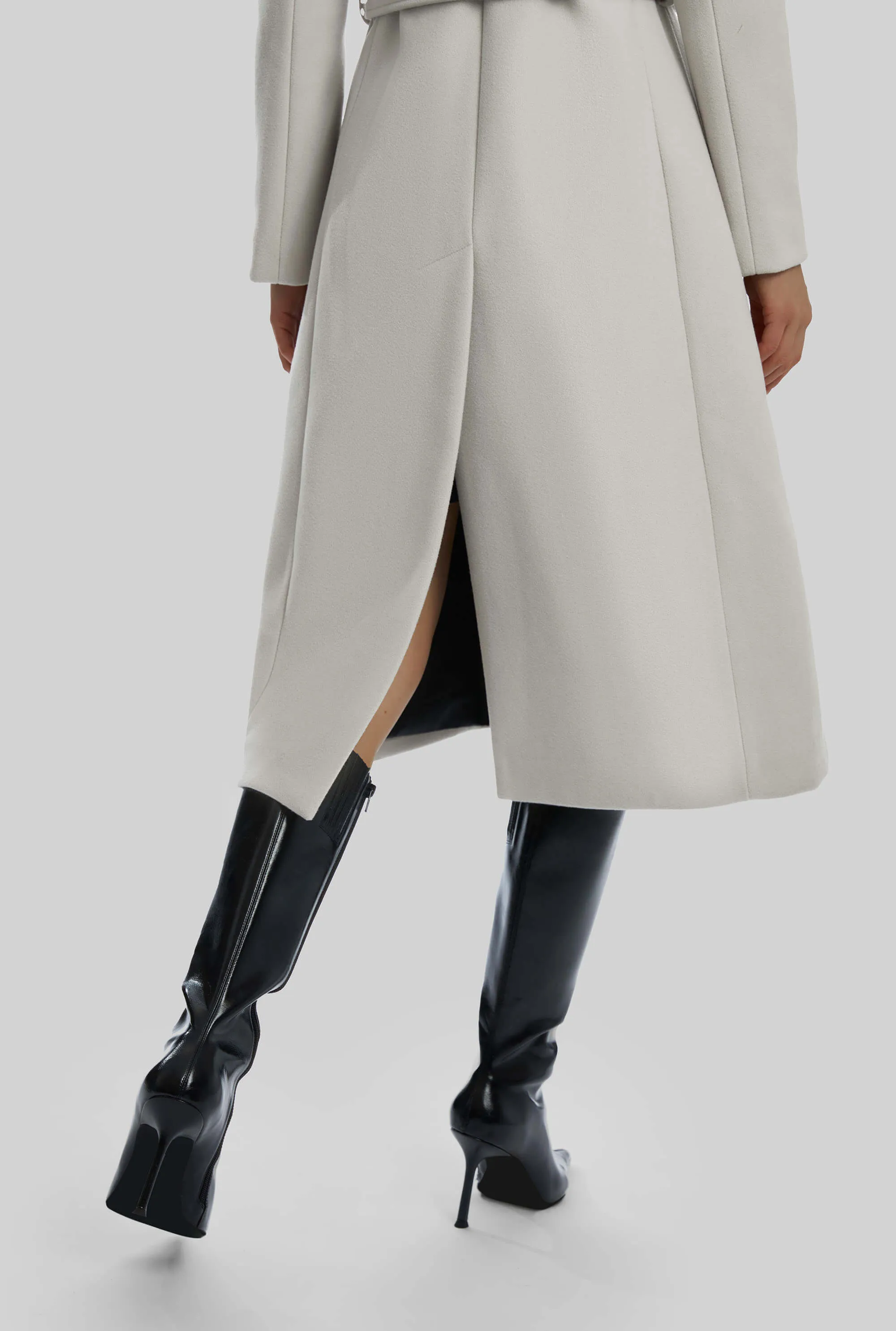 Three Buttons Belted Coat in White