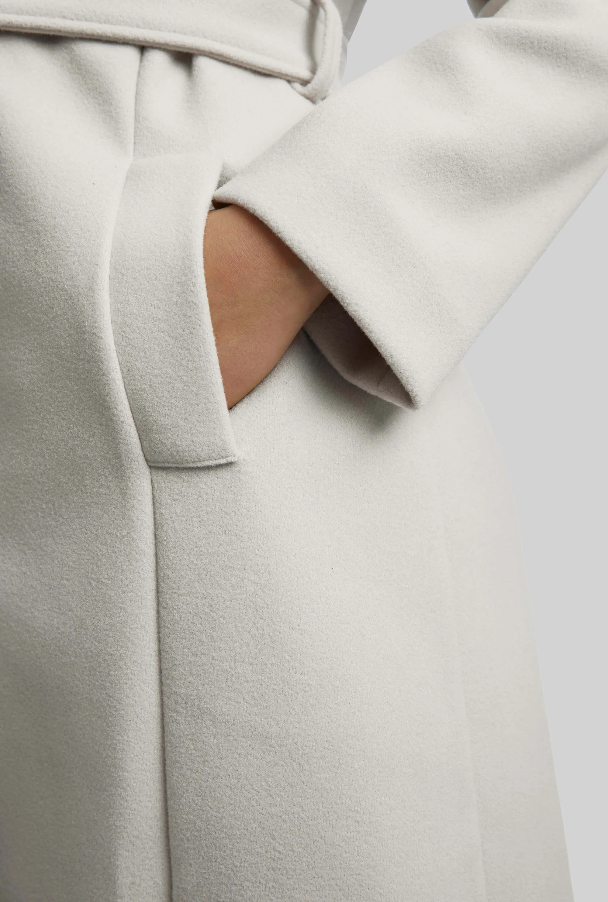 Three Buttons Belted Coat in White